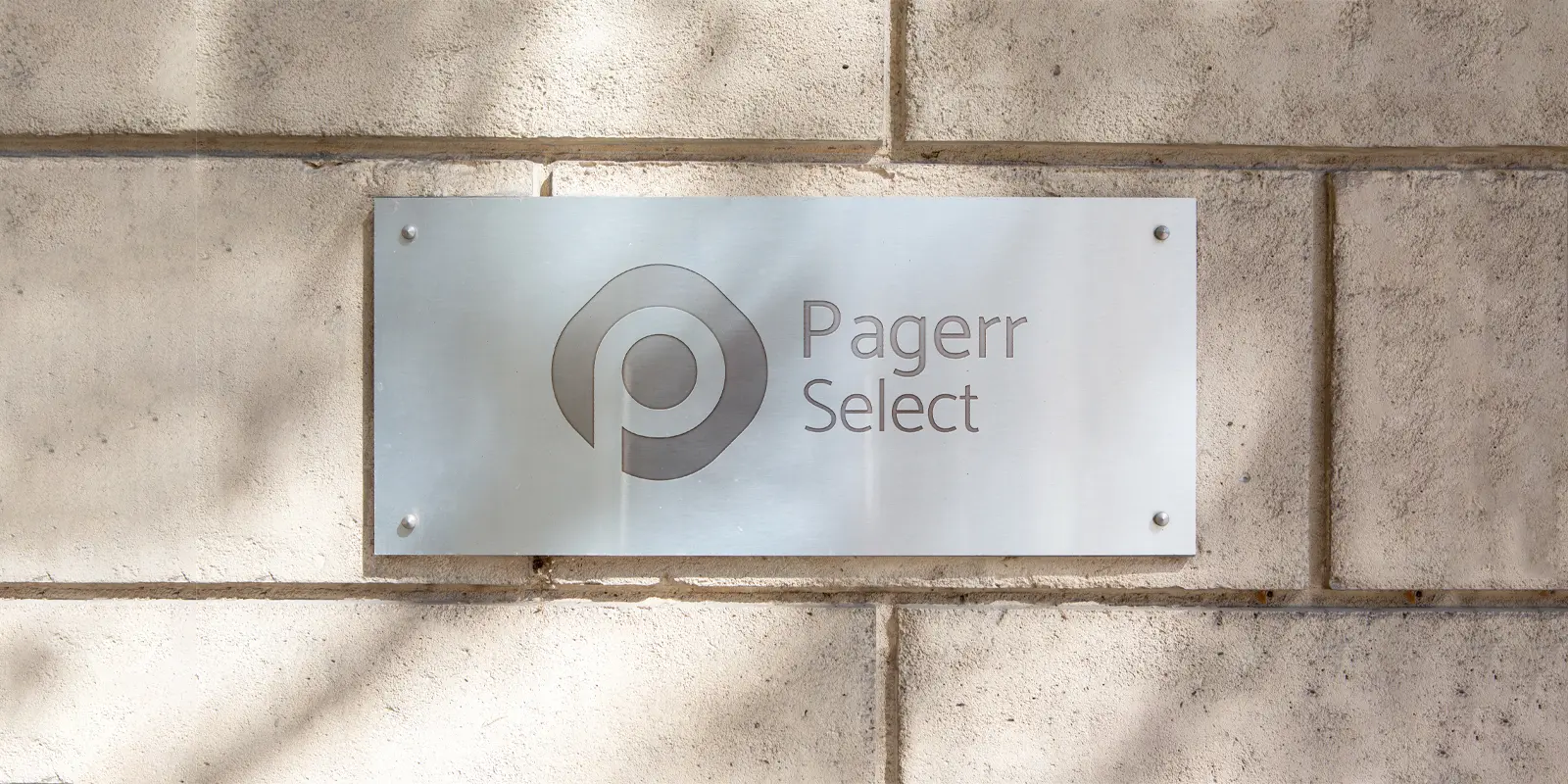 Metal wall labels in - Print with Pagerr
